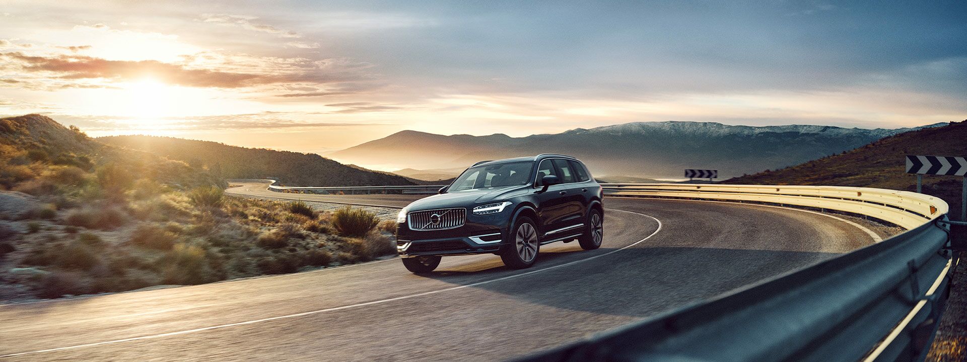 Volvo XC90 in Denim Blue Metallic      