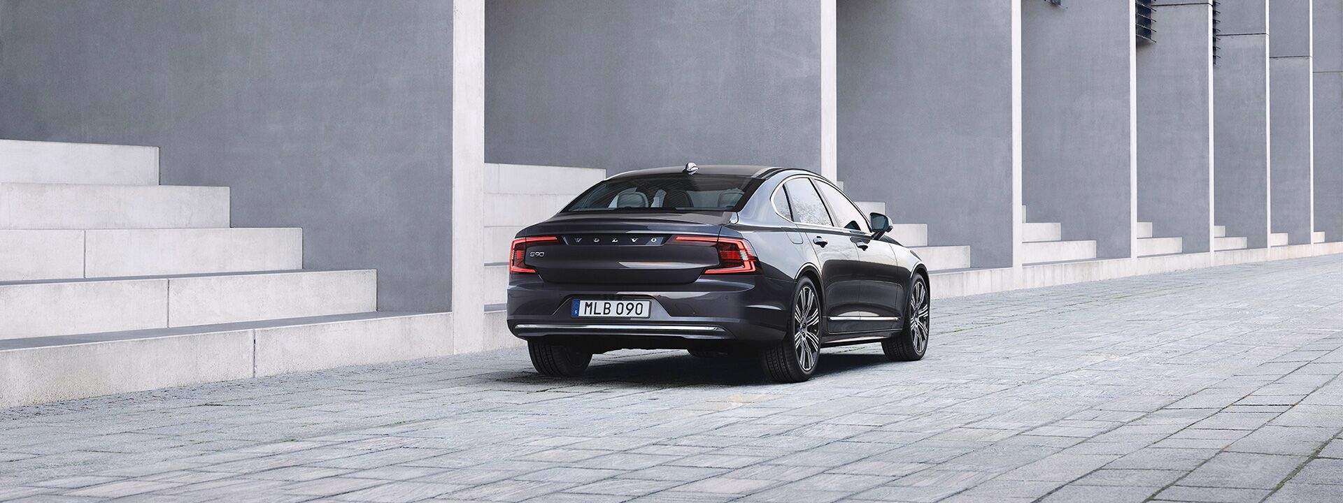 VOLVO S90 ANDAMO Holding GmbH & Co. KG      