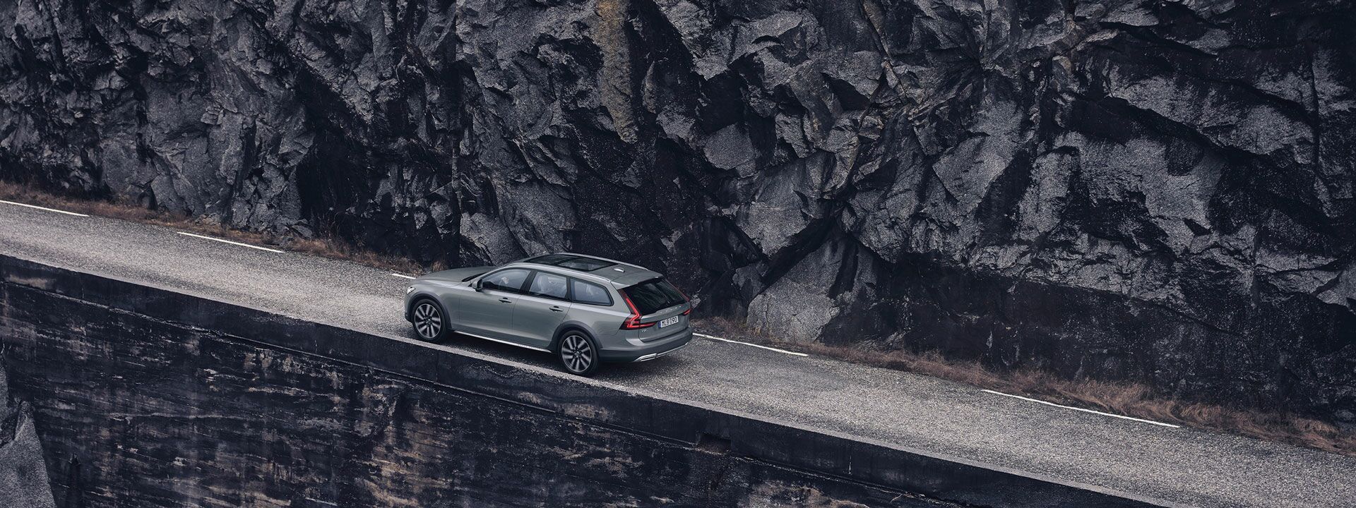 VOLVO V90 Cross Country ANDAMO Holding GmbH & Co. KG      