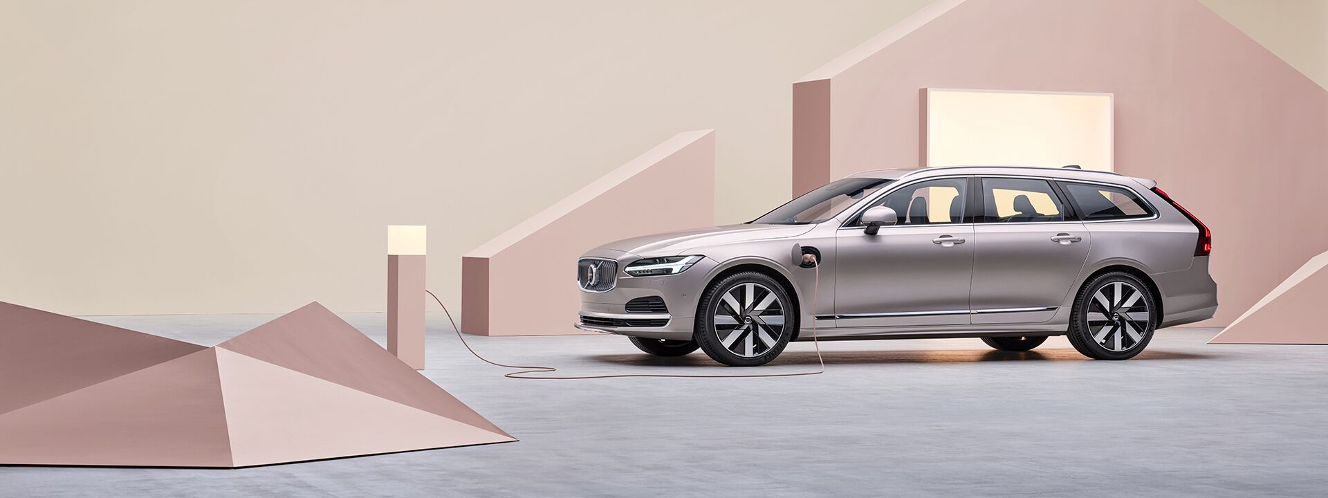 VOLVO V90 Hybrid ANDAMO Holding GmbH & Co. KG