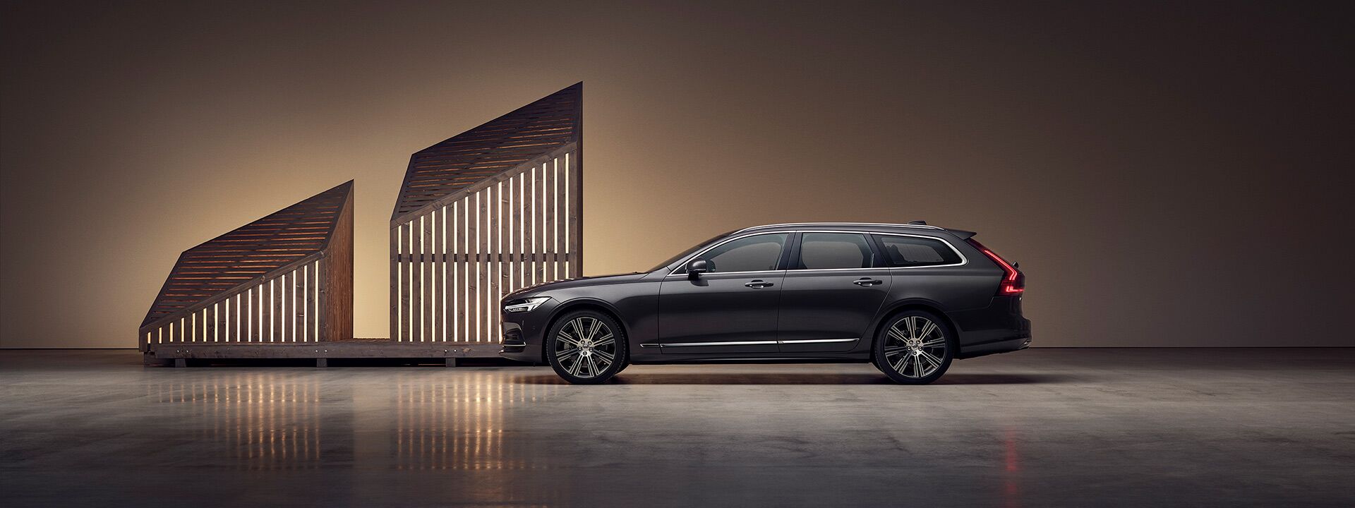 VOLVO V90 ANDAMO Holding GmbH & Co. KG