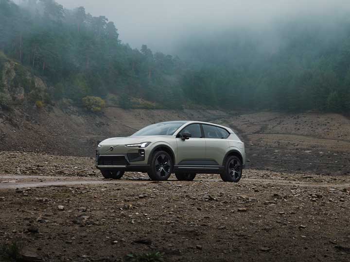 VOLVO Portfolio ANDAMO Holding GmbH & Co. KG      
