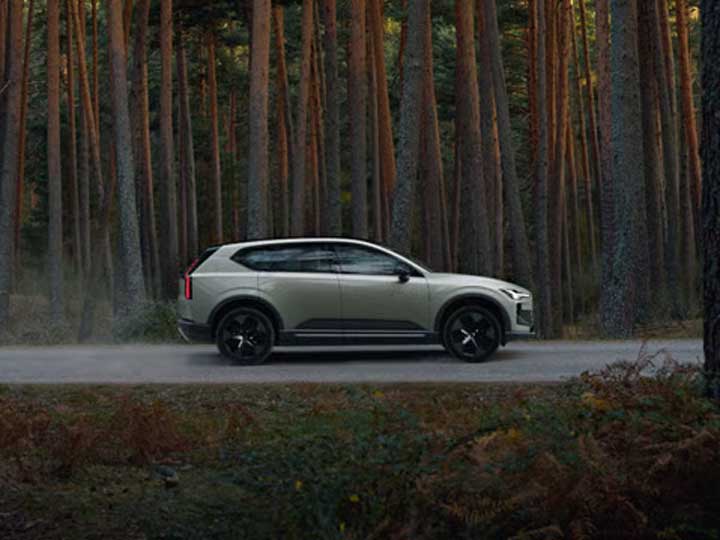 VOLVO EX60 Cross Country ANDAMO Holding GmbH & Co. KG      