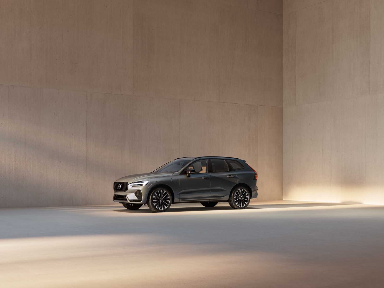 VOLVO XC60 Hybrid ANDAMO Holding GmbH & Co. KG