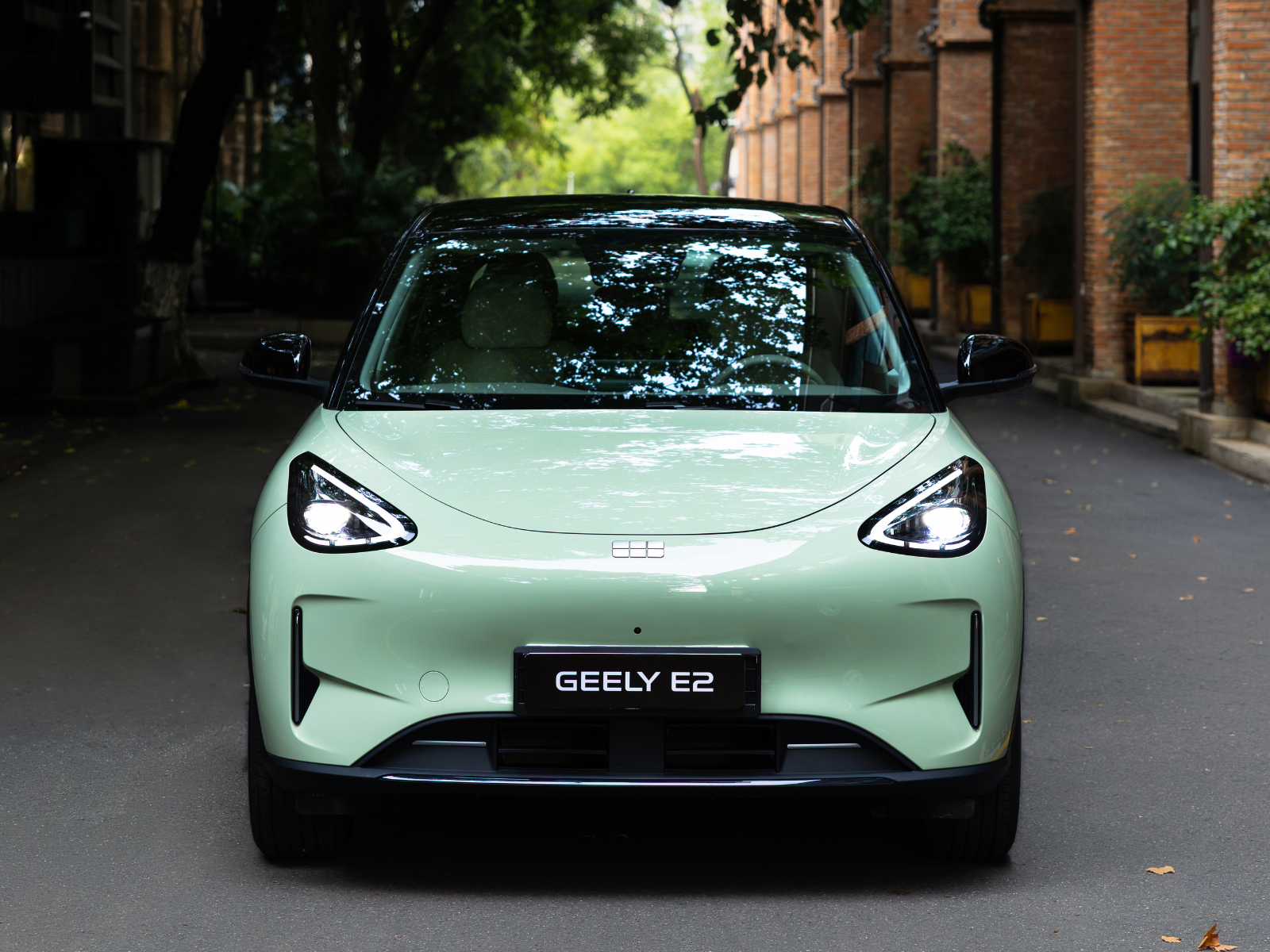 GEELY E2 ANDAMO Holding GmbH & Co. KG