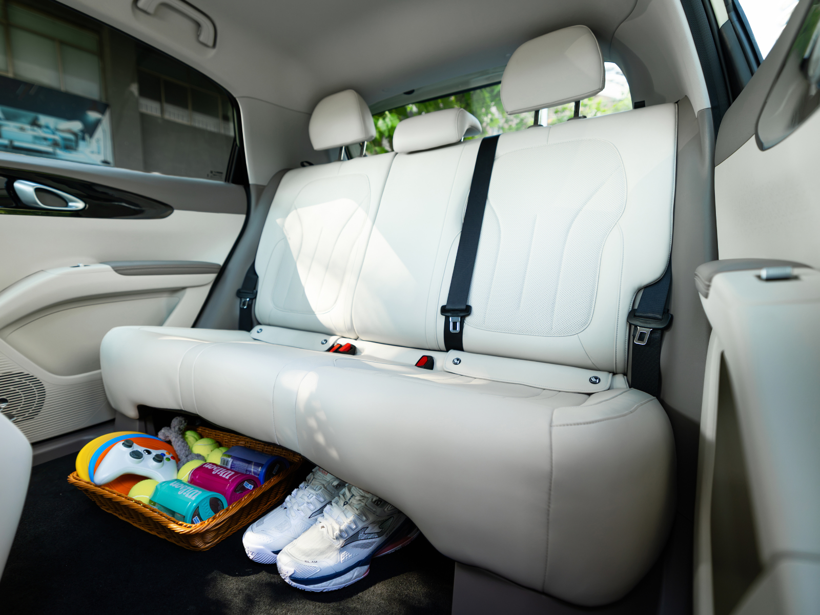 GEELY E2 ANDAMO Holding GmbH & Co. KG