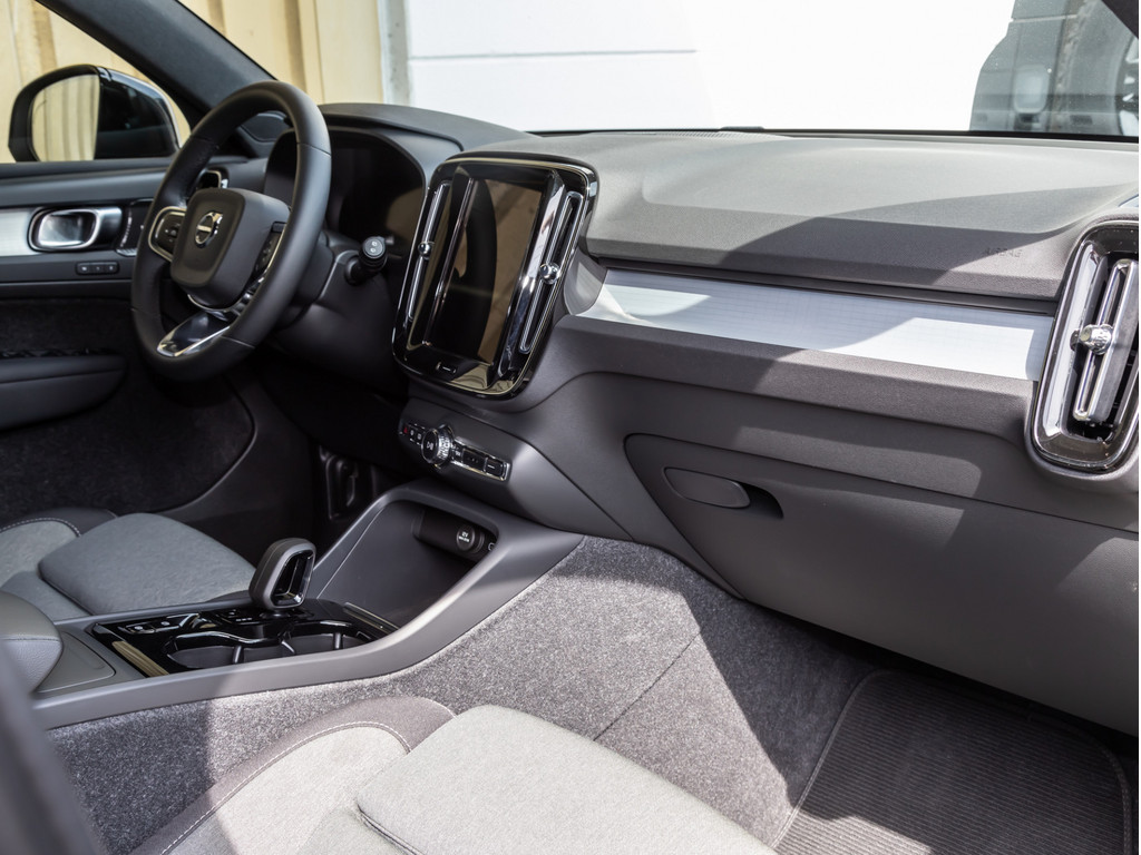 Neu- & Gebrauchtwagen ANDAMO Holding GmbH & Co. KG      